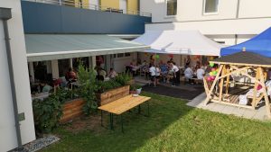 Sommerfest Haus mit Leben